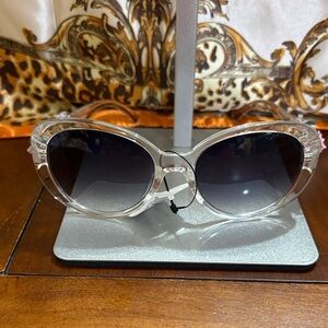 Chic Transparent Frame Sunglasses